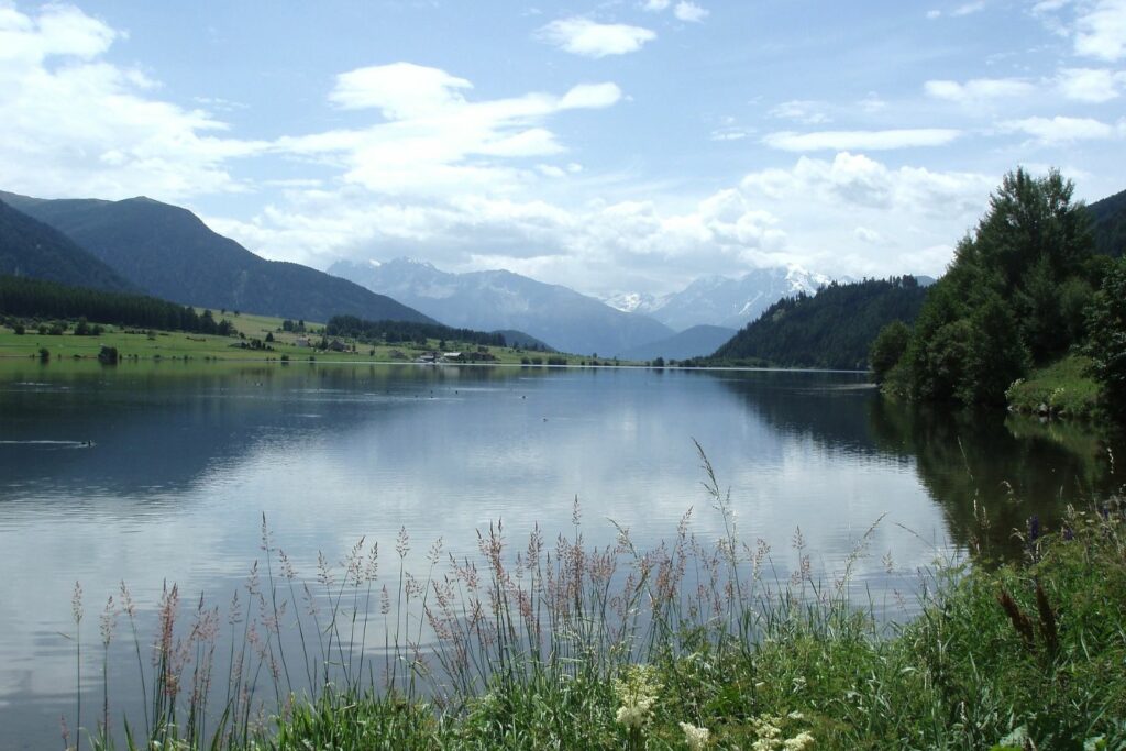 una foto del lago di San Valentino alla Muta