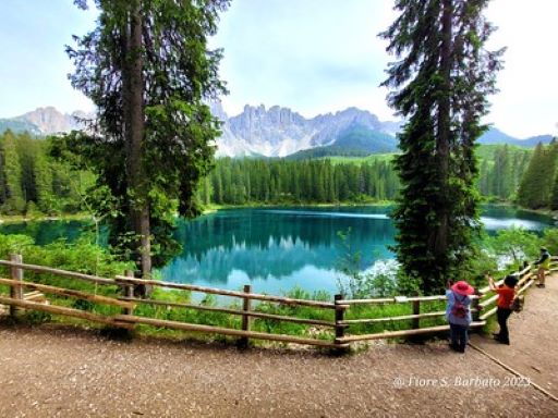 Passeggiate di lago di Carezza